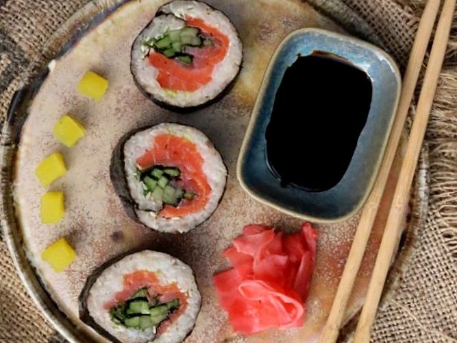 Sushi z pstrągiem